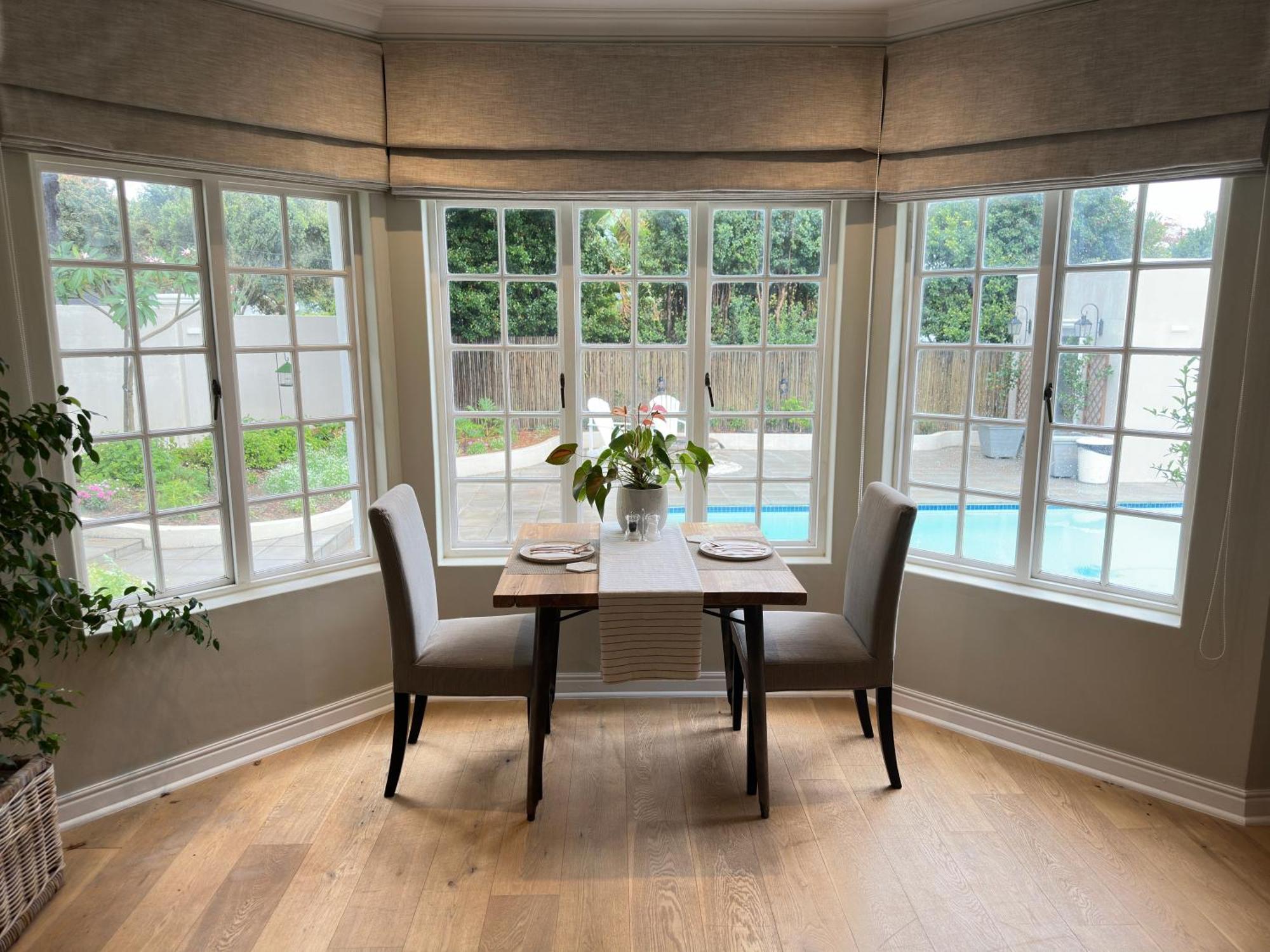 Camellia Cottage: Bay Apartment
